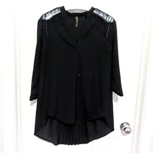 XCVI Black High-Low Blouse Lace Pleated Detail S